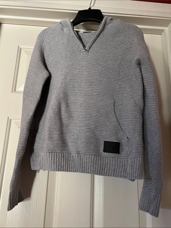 H&M Tops - H&M Hooded sweater
 ( elegant ribbed fabric)